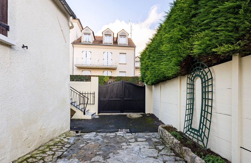 Gouvernes Apartment | Le Cobalt - Apt 15 min Disneyland
