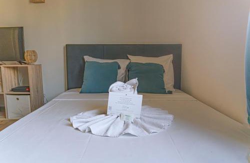 Sainte-Clotilde Apartment | Le Cocon Bleu Studio 5min from Airport