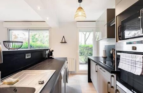 Cenon Apartment | Le Cocon - Charm & Serenity
