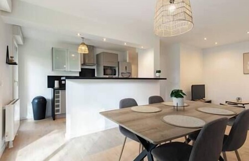 Cenon Apartment | Le Cocon - Charm & Serenity