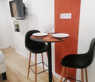 Gare-Jouvenet Apartment | Le cocon rouennais - Terrasse - Climatisation - Gare