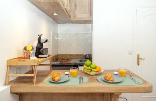 6th Arrondissement Apartment | Le Columba-Studio Parisien Saint-Germain