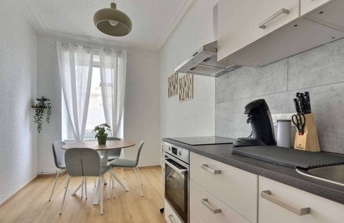 Mulhouse Apartment | Le Coquelicot, Charming Apartment, Near Centre