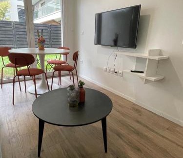 Romainville Apartment | Le Coquet rez de jardin