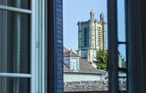 Old Town House | Le Cordelier - Jardin en plein centre - Quais de Seine