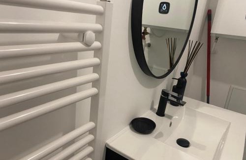 Roanne Apartment | Le Cosy Elégant