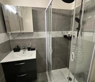 Annemasse Apartment | Le Cosy I Studio