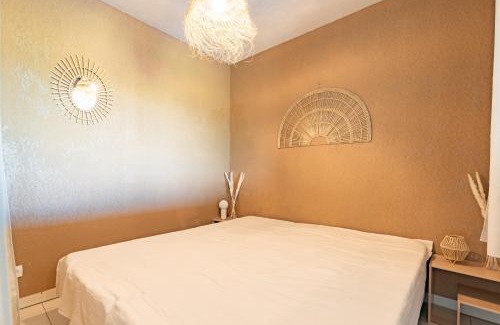 Azille Apartment | Le Cosy Vignes - Piscine partagée