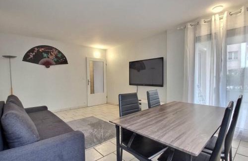 Champs-sur-Marne Apartment | Le Cosy Wiener *Paris*Gare à 300 m*Disneyland*