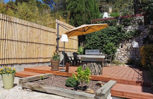 Carnoux-en-Provence Villa | Le coteau fleuri