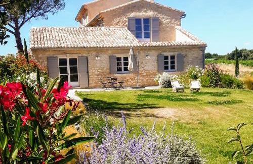 Saint-Didier House | Le Cottage du Chat Blanc