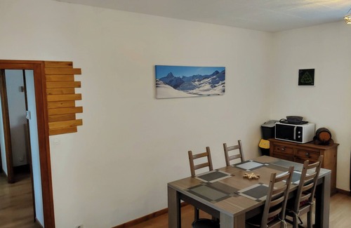 Bourg-Saint-Maurice Apartment | Le Cyprès in downtown Bourg-Saint-Maurice