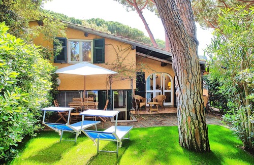 Castiglione della Pescaia Apartment | Le Dune - Apartment 20 m from the beach