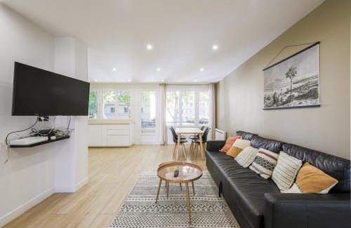 Quartier Exposition-Bajatiere Apartment | Le Diable Bleu 3 bedrooms Climatisation