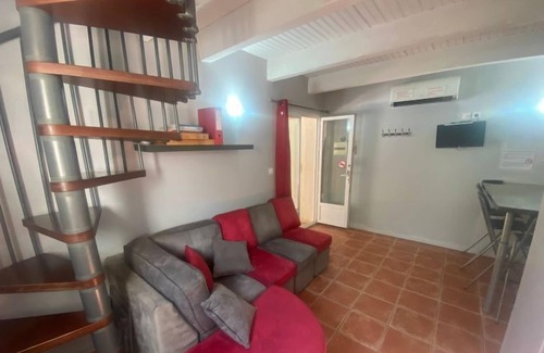 Grans House | Le Domaine d'Alèzen by Interhome
