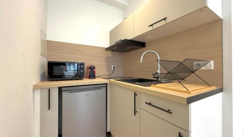 Thoissey Apartment | Le Doré Central WiFi