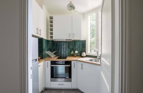Asnieres-sur-Seine Apartment | Le Dupont - Parking, Metro 13, 15 min Saint Lazare