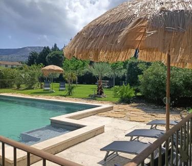 Cavaillon Bed & Breakfast | Le faré tchanqué chambre cuisine d'été 2 pers