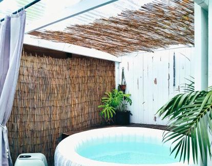 Basse Vallee House | Le Feuille Sonj' by LONBRAZ VOLKAN