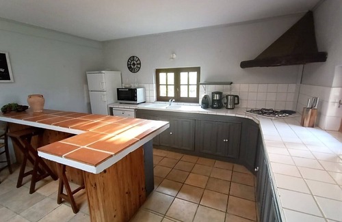 Saint-Amand-de-Coly House | Le Figuier is a holiday home in the Dordogne with a private swimming pool