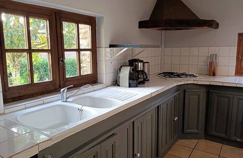 Saint-Amand-de-Coly House | Le Figuier is a holiday home in the Dordogne with a private swimming pool