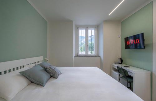Olginate House | Le finestre sul Lago - Lake Como Front - Free Parking and AC