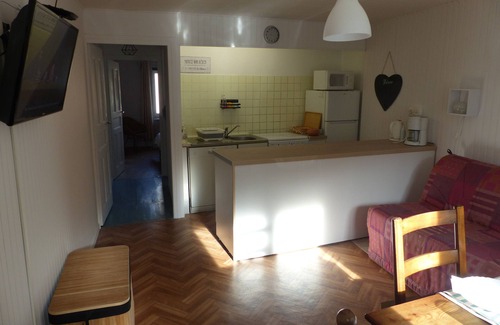Saint-Leger-les-Melezes House | Le Gîte du RigouG 50m from the slopes, sleeps 4, south-facing terrace.