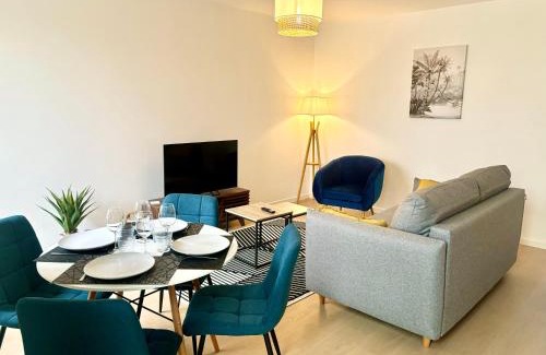 Bussy-Saint-Georges Apartment | Le Golfeur - DISNEY 15 min - PARIS 30 min - PARKING - Vue Golf - Lumineux & Moderne - Free WIFI