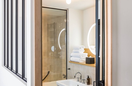 Porte-Saint-Martin Hotel | Le Grand Quartier