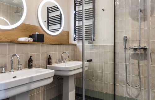 Porte-Saint-Martin Hotel | Le Grand Quartier