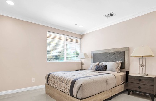 Northridge House | Le Grande Northridge Extravaganza Getaway Monthly Rental