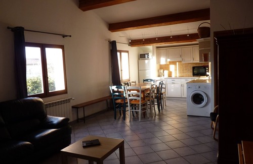 Bagnols-sur-Ceze Apartment | Le Grenadier Gîte with swimming pool in Occitan Provence