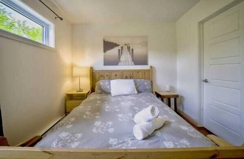 Sainte-Emelie-de-L'Energie Ski Chalet | Le Harfang Summary: D