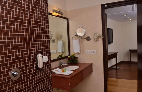 Ranchi Hotel | Le Lac Sarovar Portico Ranchi