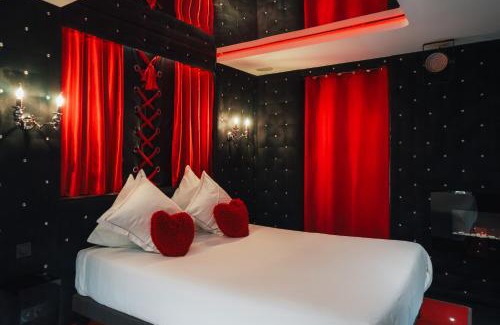 Lyon City Centre Apartment | Le Love Spa