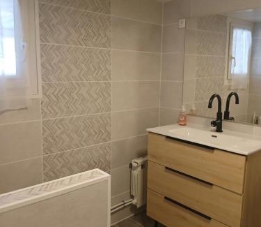 Saintes Apartment | Le lys