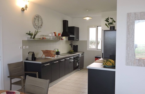 Grande-Terre Apartment | Le Mabouya Marin, duplex with large terrace facing the lagoon, beach 50 m'away