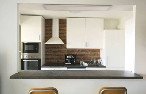 Gares Apartment | Le Majestic ~ Fully Equipped, Parking & Air Conditioning