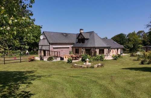 Sainte-Marie-au-Bosc House | Le manège Gite Le phare