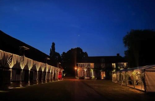 Lessard-et-le-Chene Villa | Le Manoir familial du Quesnot, idéal familles et amis