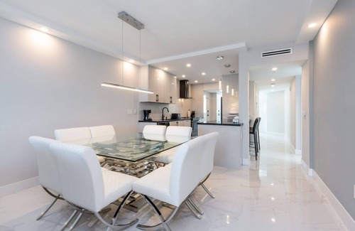 Sunny Isles Beach Apartment | Le Marina Bay 701 (STR-01254)