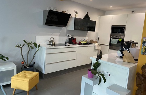 La Seyne-sur-Mer Villa | Le Mas de Fabregas: Relax in this quiet and elegant house ,400m from the beach.