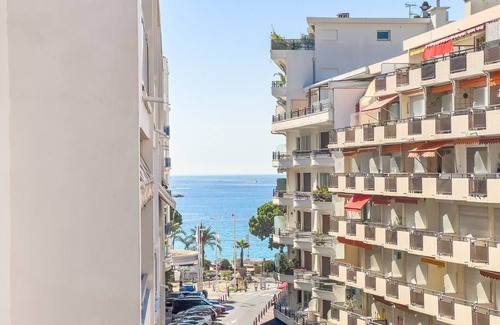 Cannes City Centre Apartment | Le Maubourg