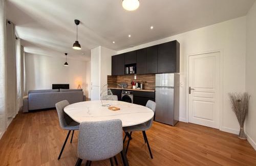 Centre Historique Apartment | Le Moderniste Proche des Halles et Cathédrale