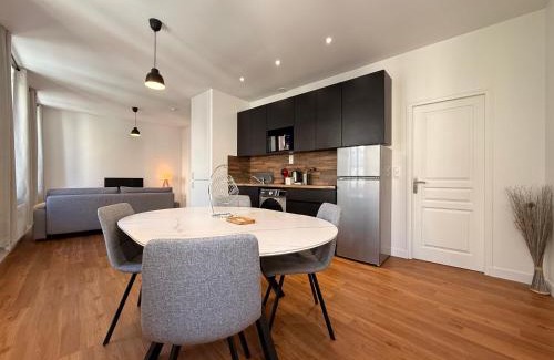 Centre Historique Apartment | Le Moderniste Proche des Halles et Cathédrale