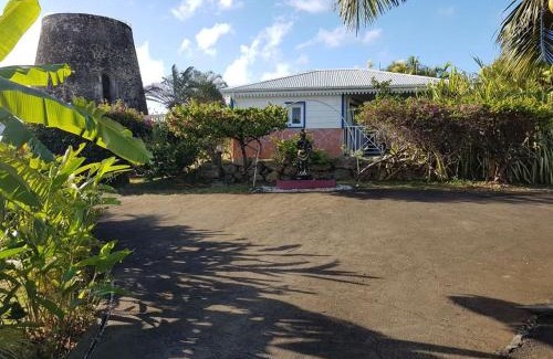Le Moule House | LE MOULIN DE LA BAIE piscine vue mer