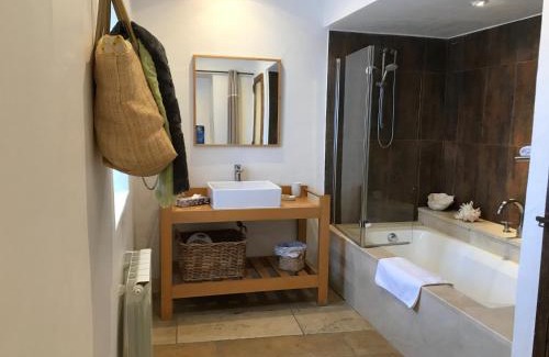 Gordes Bed & Breakfast | Le Moulin des Sources