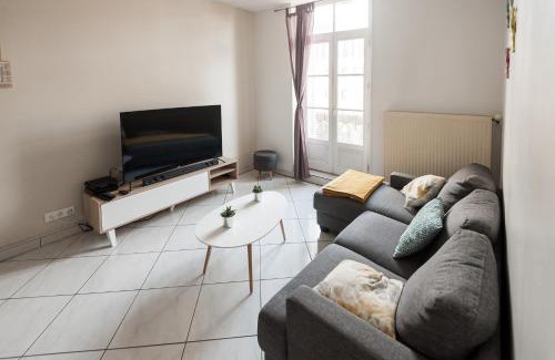 Poitiers Apartment | Le Neptune Apt 85m2 3ch Appart Hotel Poitiers