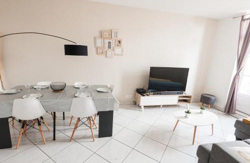 Poitiers Apartment | Le Neptune Apt 85m2 3ch Appart Hotel Poitiers