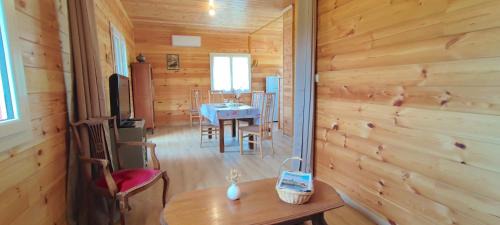 Saint-Genies Ski Chalet | Le nid des Garrigues avec Jacuzzi privé